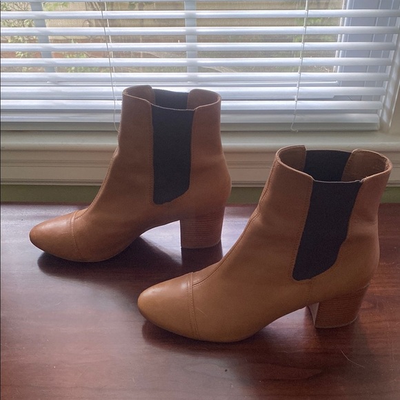 GAP Tan Heeled Boots with Almond Toe - Picture 3 of 8